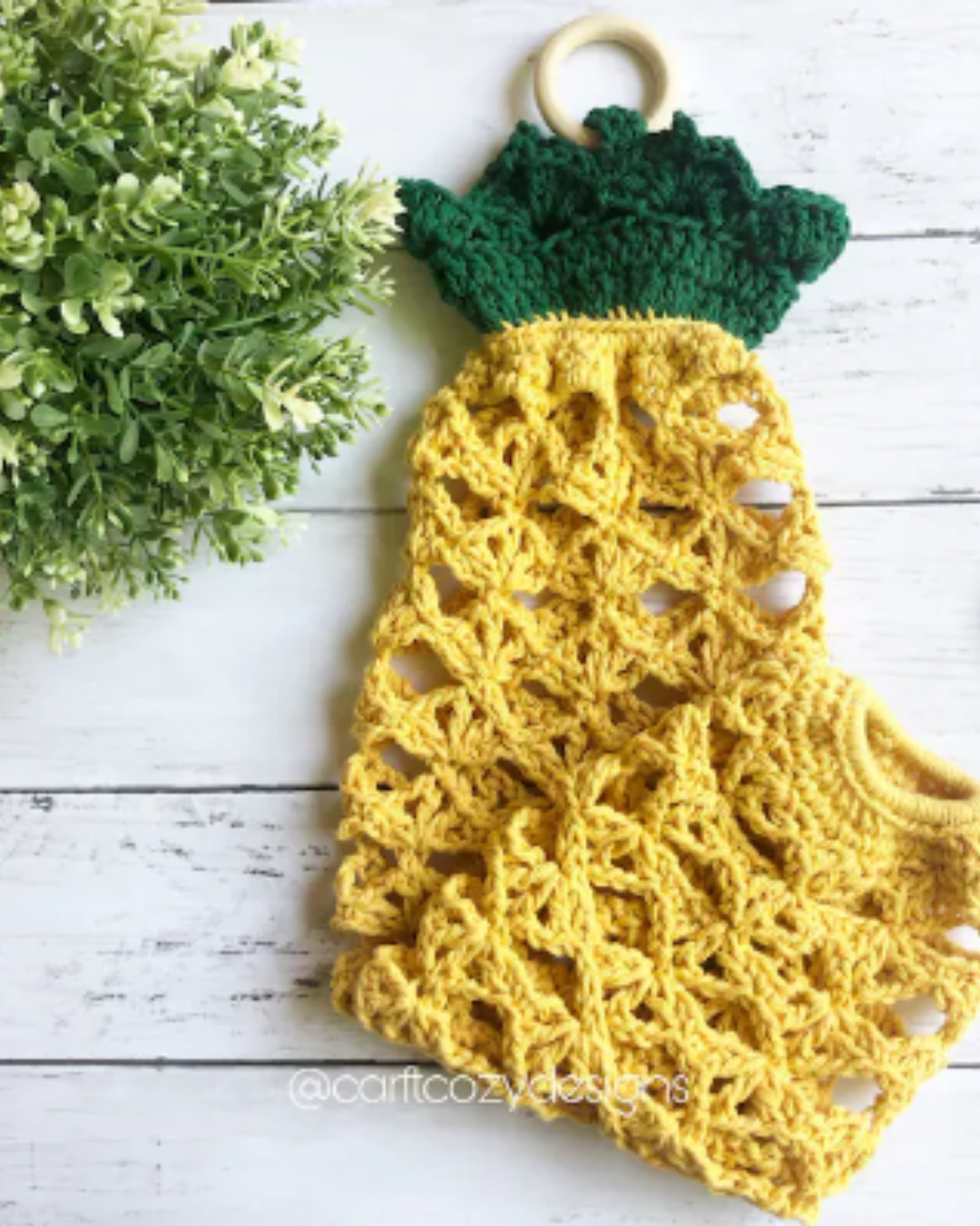 crochet pineapple trash bag holder